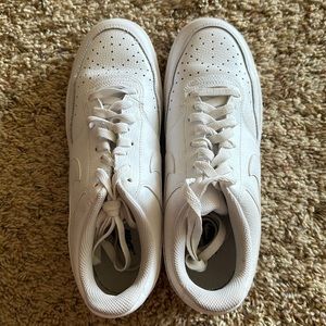 NIKE women’s low court vision sneaker US 10